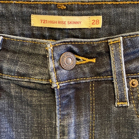 Levi’s Women’s W28 L30 721 High Rise Skinny Jean EUC - Picture 2 of 7